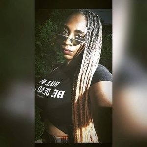 Meet your Posher, Helodia